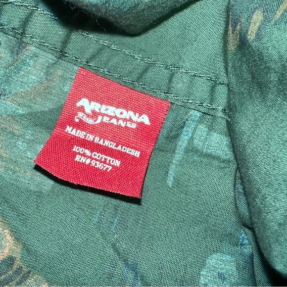 Arizona Jeans ,medium men’s Hawaiian short sleeve button front top pocket - Picture 7 of 9